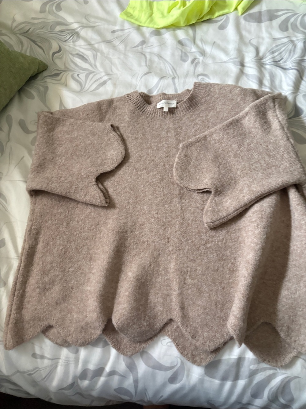 entro Scallop-Hem Crewneck Sweater in Taupe